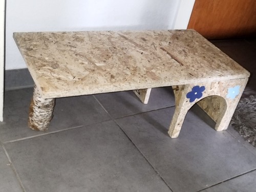 Holzhaus mit zwei - , eingängen